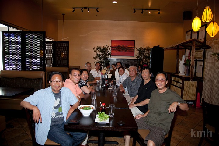 IMG_8152_resize.jpg - Bé K7, Tương K5, Khôi K2 và các bạn của Khôi tại San Jose ngày 4 July 2011